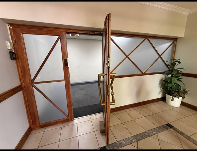 313M² OFFICE TO LET IN RIVIERA